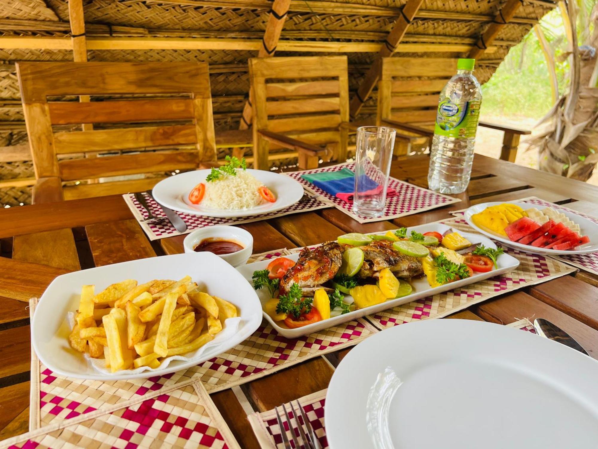 Kingfisher Beach Resort-Yala キリンダ エクステリア 写真