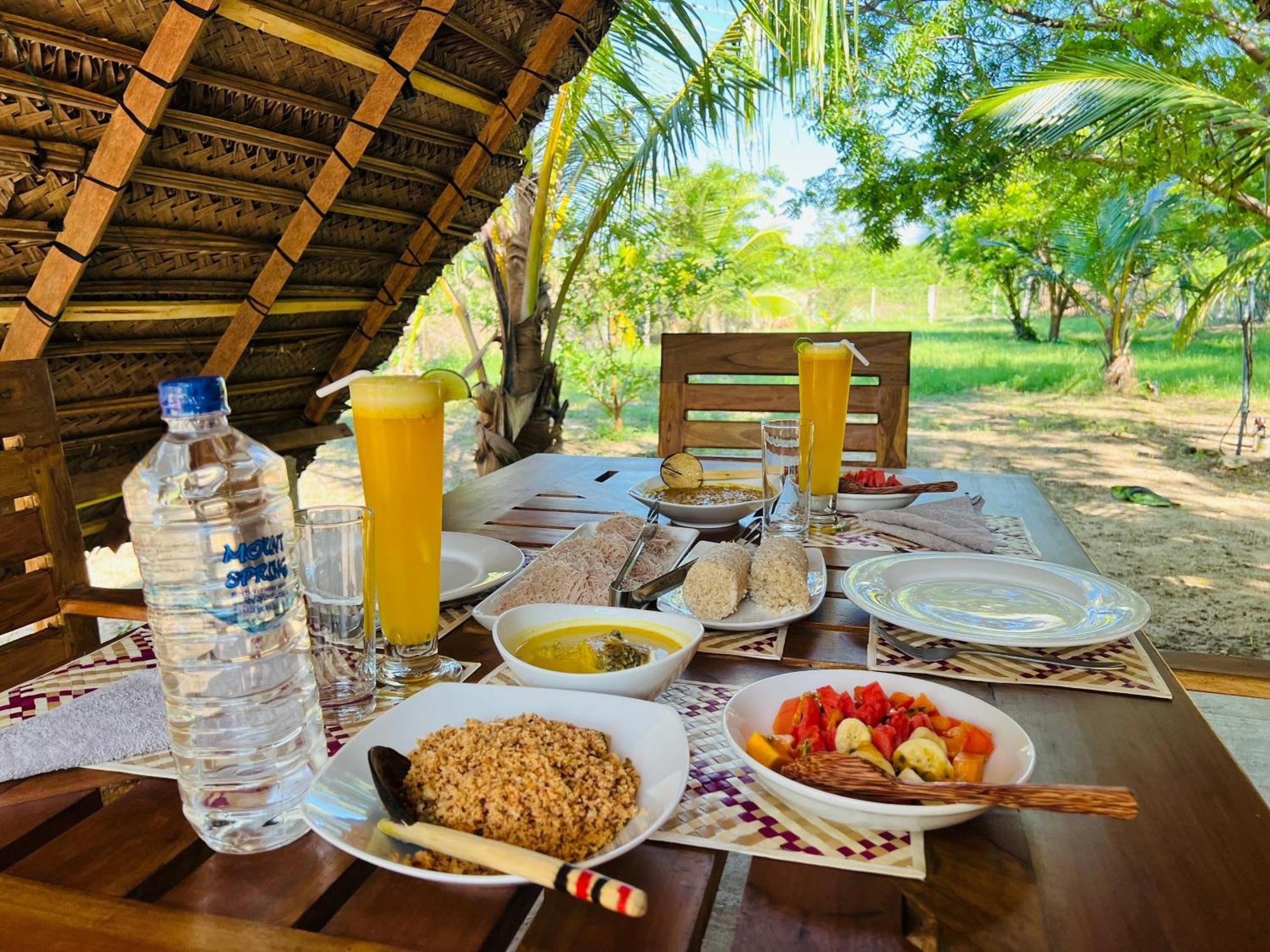 Kingfisher Beach Resort-Yala キリンダ エクステリア 写真