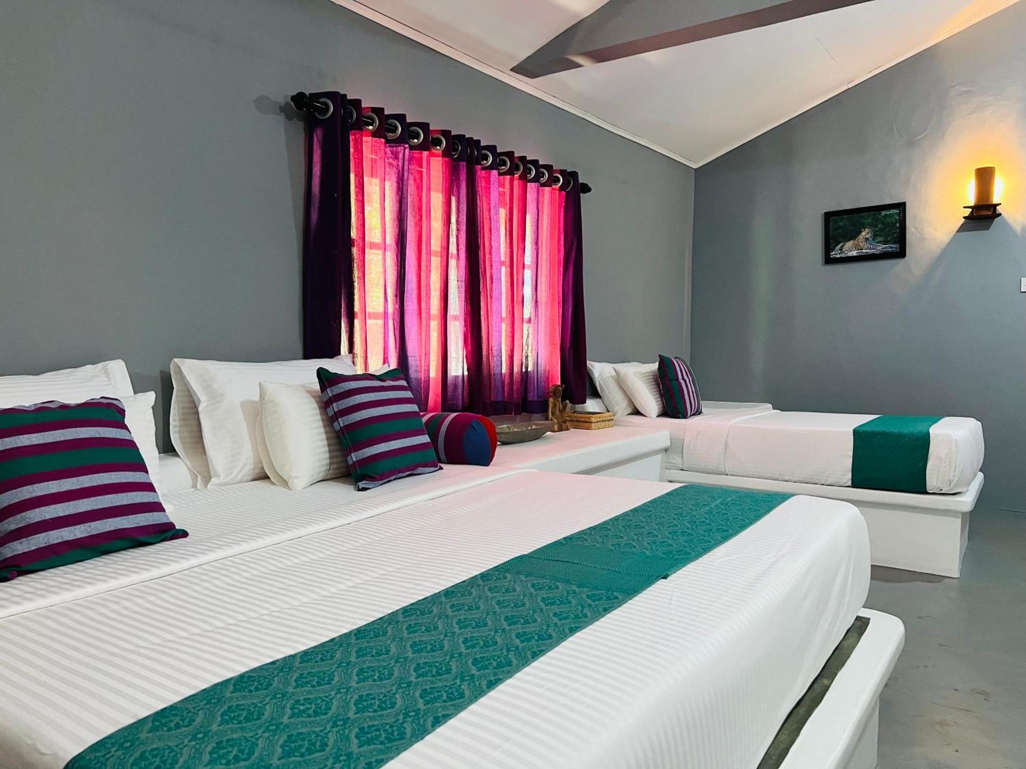 Kingfisher Beach Resort-Yala キリンダ エクステリア 写真